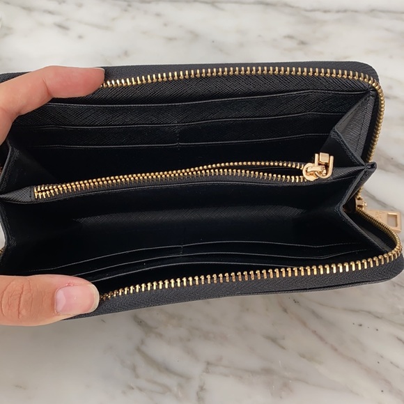 Black wallet NWOT - Picture 2 of 3